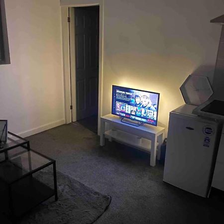 Apartment In Bham City Centre, Free Parking Sleeps 3 Birmingham Luaran gambar
