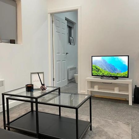 Apartment In Bham City Centre, Free Parking Sleeps 3 Birmingham Luaran gambar